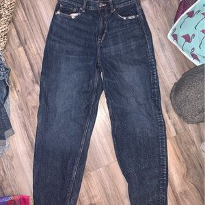 American Eagle Relaxed Mom Jean